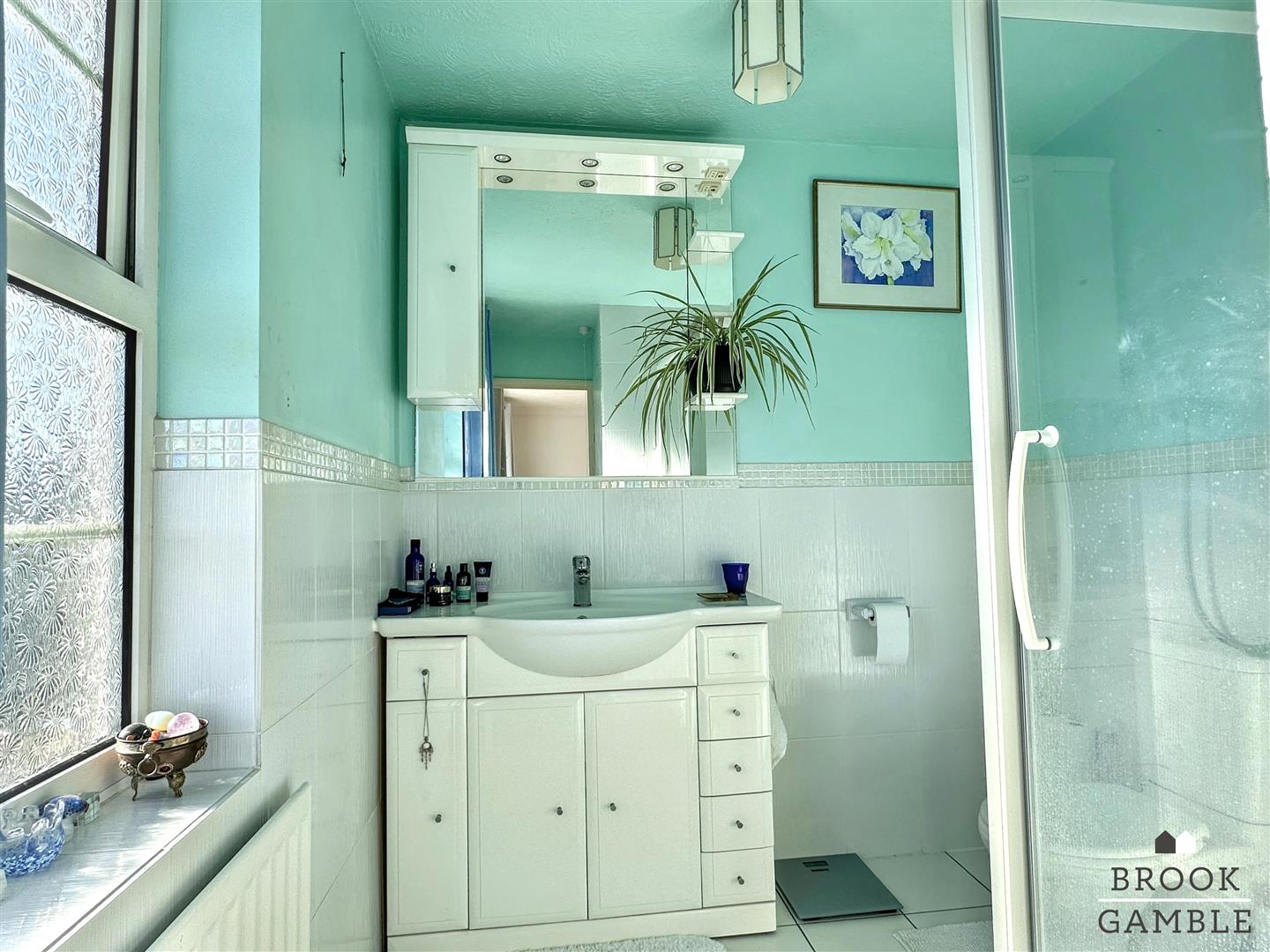 3 Bedroom House. Upperton Road in Eastbourne,  20